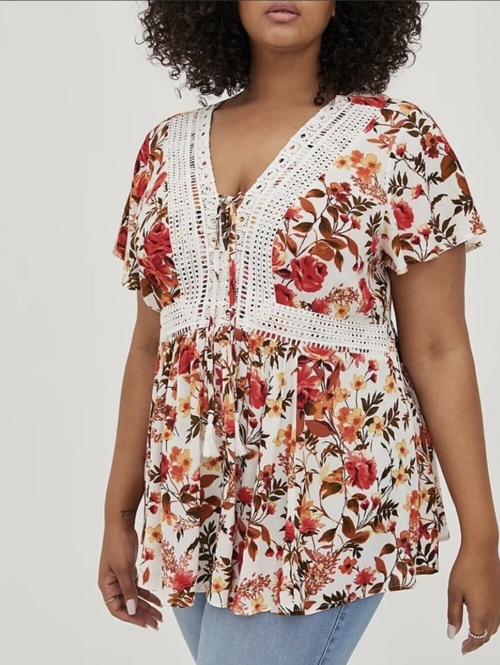 Torrid White Floral Babydoll Crinkle Top with Red & Brown Blooms Size 4